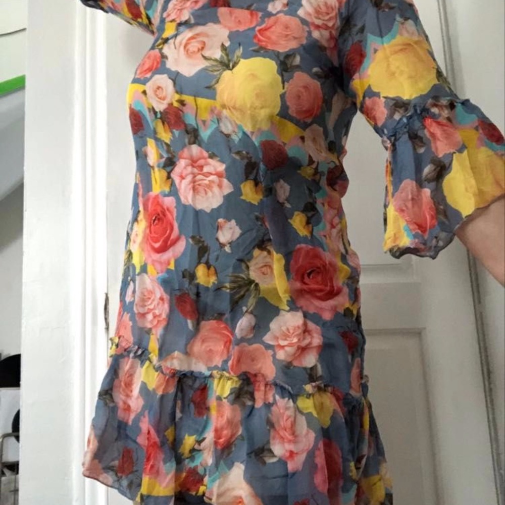 Dress - Picture 4 of 4